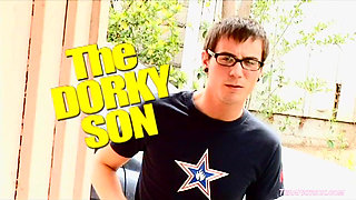 Cougar Teri Weigel uses her huge boobs to seduce the gardener