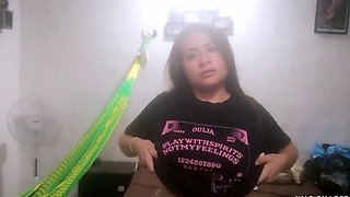 Solo Female Squirts on Webcam with Sex Toy
