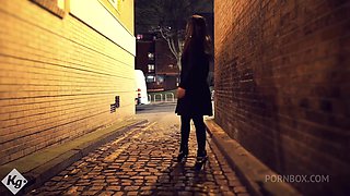 Latina Whore Catches The Attention Of A Horny Punter