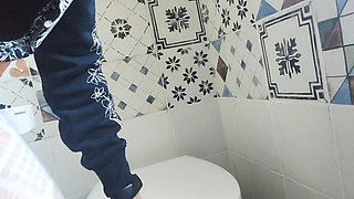 pee in my stockings while I'm at work and big farts, what a bad situation!