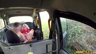 Festive Taxi Hump With Buxom Blond Babe