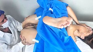 Fake gynecologist got a spear when he saw the patient's