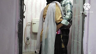 18+ College Gril Bathroom Sex with Friend