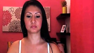 Sexy Colombian Babe Shows Off Her Amazing Assets