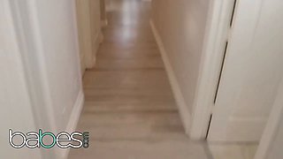 Stunners - Jessa Blue’s nude legs lure Damon Dice into hot kitchen sex before breakfast