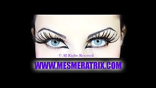 Mistress Diva del Tubo shows her shoes