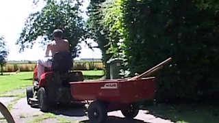 The Lawnmower Man with Nesty, Andre