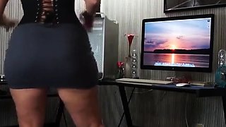 Arab Webcam Girl's Big Ass Dance