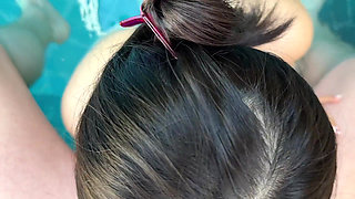 Hot Chinese Give Her Head and Got Penetrated in Swimming Pool