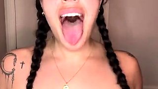 Brunette Solo Webcam Masturbation