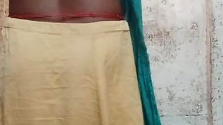 Tamil Vibe Is a Woman Who Beats and Fucks People