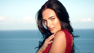 Leanne Lace seduces her neighbor Christian Clay by the pool