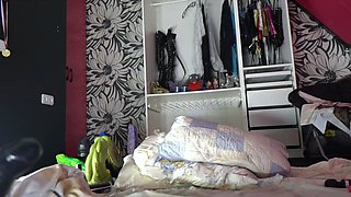 Blonde teen solo stripdance