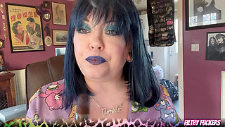 Curvy Hot Domme Tina Snua Smokes A Cigar With Lots of Creamy Exhales & Hard Pulls In Heavy Makeup & Gloves