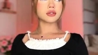 Amateur Webcam Teen Masturbates And Teases