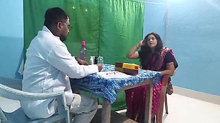 Hot Bengali Aunty Gets Creampie Fingering From Doctor At Clinic