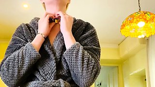 Blonde emo amateur solo masturbation