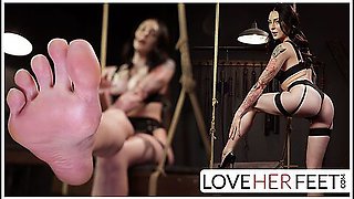 Charlotte Sins In Joi Femdom Foot Tease With