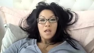 Amateur Big Boobs jerks Big Dick