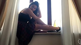 Dani Daniels . com - Pantyhose Masturbation in Rome