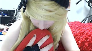 Close up MILF masturbation
