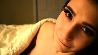 HoloTheWiseWulf – Sister Makes You Cum Under the Covers