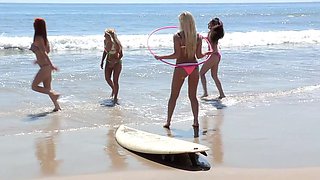 Blowjobs galore in a wild threesome at the beach