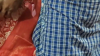 I Took off the Panties of a MILF Who Came to Work at My House and Revealed a Large, Plump Pussy.