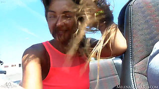 Melena Maria Rya Stripping in Cabrio