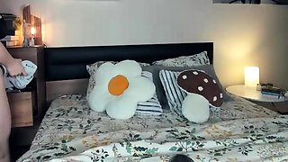 Amateur Webcam Teen Flashes Masturbates