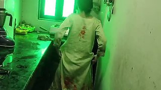 Desi Bhabhi Hardcore Kitchen Fuck - Naasrin Khan Rough Sex
