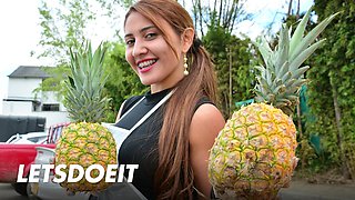 Slutty Milf Melissa Lujan easily tricked into steamy fuck