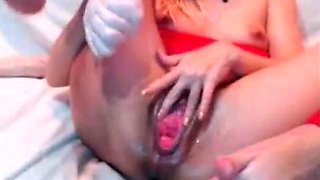 Sexy blonde enjoys foot fetish