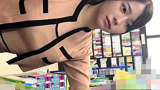 【胸チラ、パンチラシリーズ⑦】女子アナレ