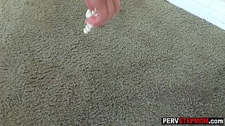 cougar masturbated during hottie oral sex