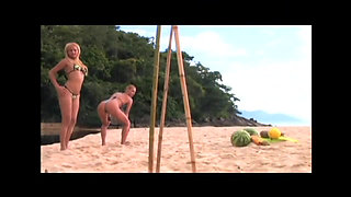 Wild pussy licking for a couple of lesbian sluts