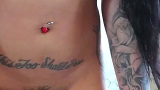 Big boob brunette masturbates on webcam