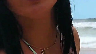 Walk on the Beach Encimtri a.wanker and Look at What Gave