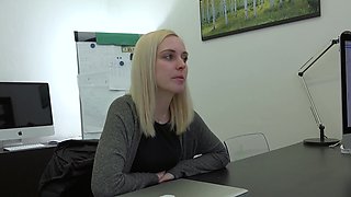 Sexy Czech blonde wants a weekendjob