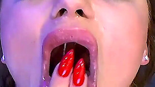 Brunette Slut in Ggg Blowbang Swallowing Cum