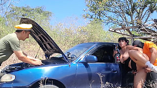 While the Taxi Driver Fixes the Car, the Beautiful Stepmother Fucks Her Stepson