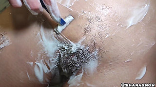 Shaving My Hairy Pussy for Shinning