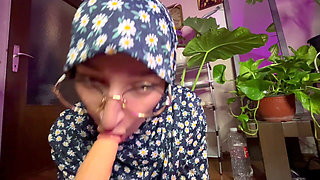 Blowjob in Hijab JOI