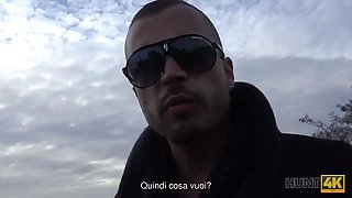 Hunt4k. scopo una ragazza dai capelli rossi davanti al fidanzato