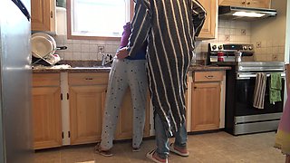 Moroccan Wife Gets Creampie Doggystyle Quickie in the Kitchen