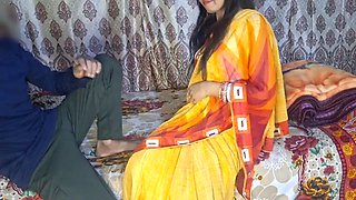 REAL HOMEMADE HUSBAND WIFE ROMANCE WIFE VERY SEXY HANDJOB AND BLOJOB SEX INDIAN GF BF SEX VIDEO