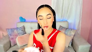 Amateur brunette double toying on webcam