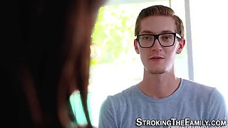 Teen stepsis gets munched