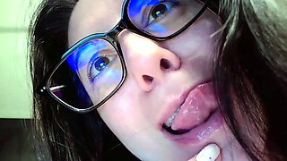 Babe shows off her big boobs and fucked
