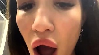 Shy_priincess masturbates in public toilet